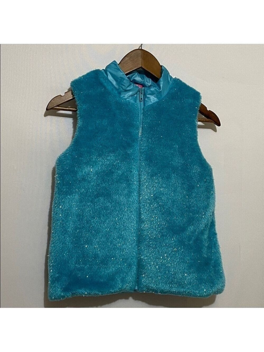 NWOT Girl’s J. Khaki Teal Fuzzy Vest Sz X-Large